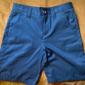 Like new boys Under Armour golf shorts.